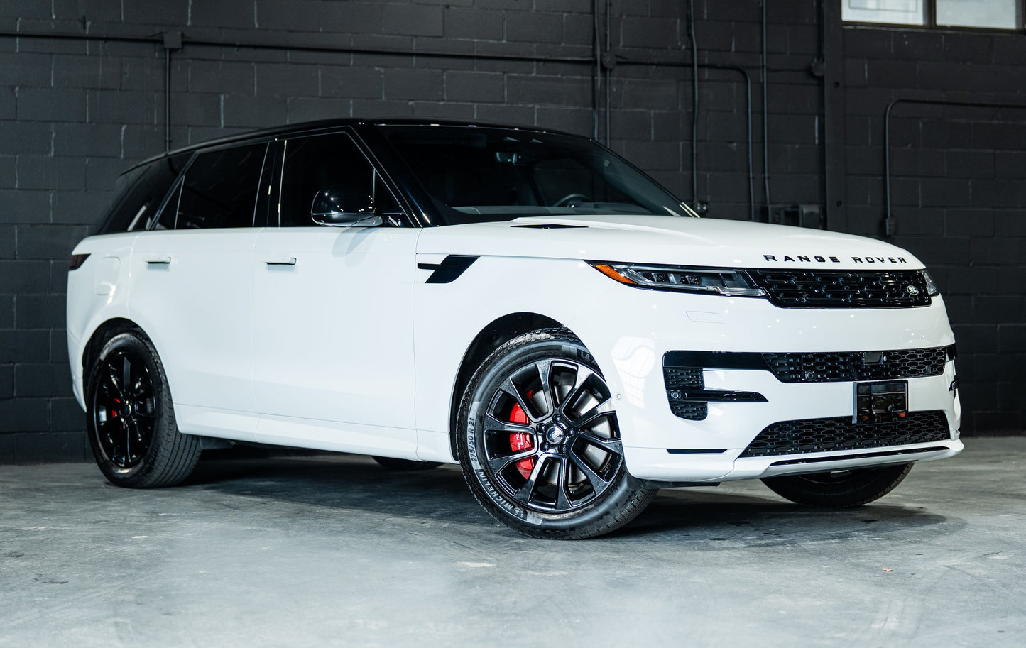2023 Land Rover Range Rover P360 SE AWD