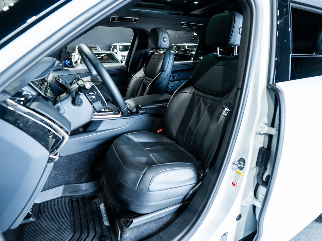 2023 Land Rover Range Rover P360 SE AWD
