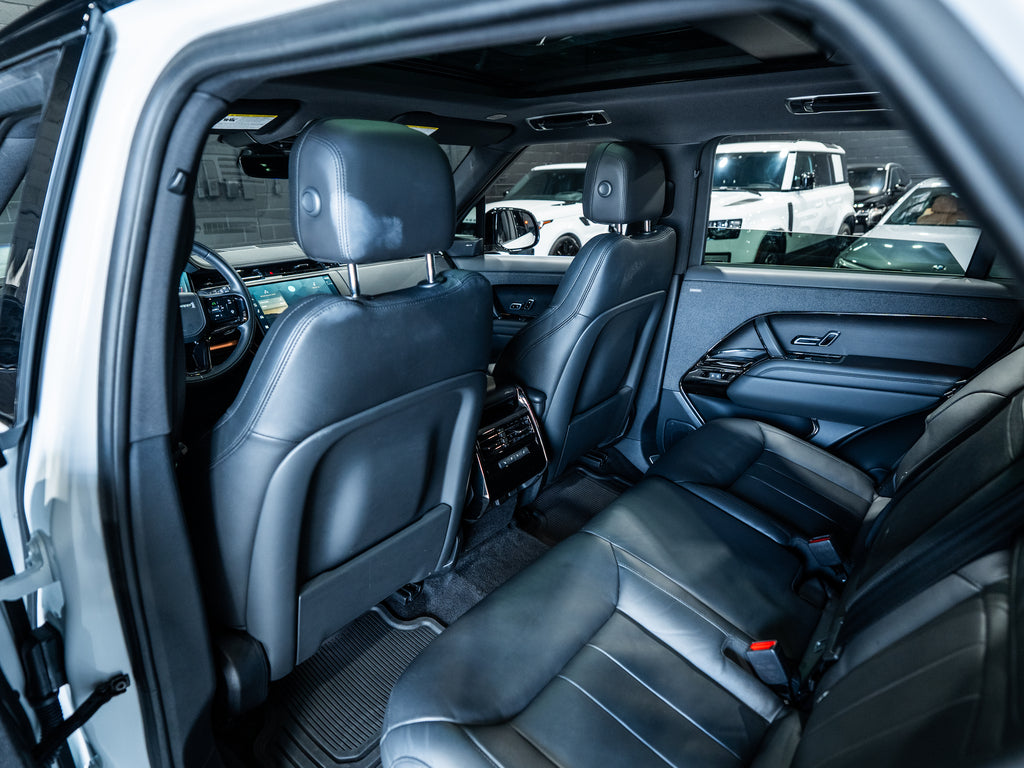 2023 Land Rover Range Rover P360 SE AWD