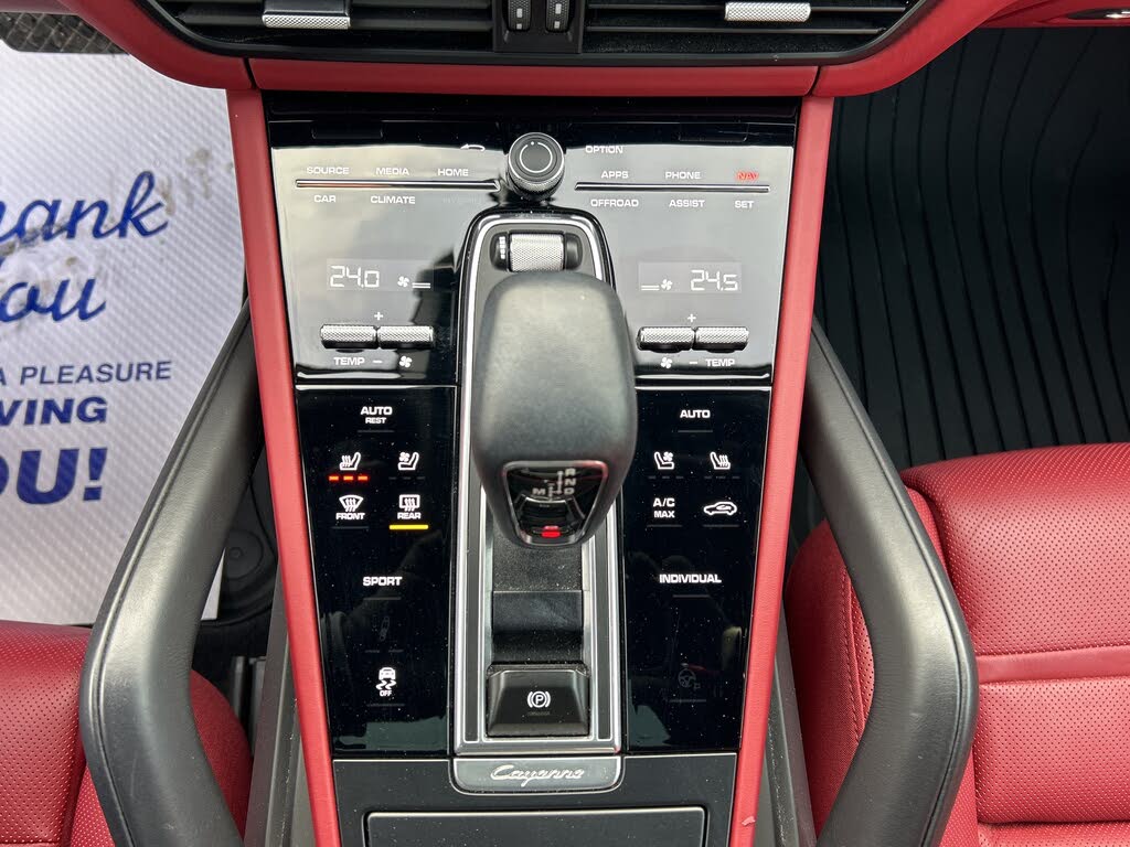 2023 Porsche Cayenne Platinum Edition AWD