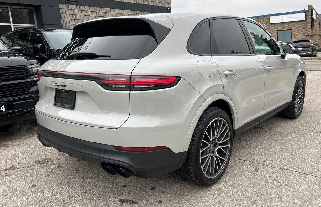 2023 Porsche Cayenne Platinum Edition AWD