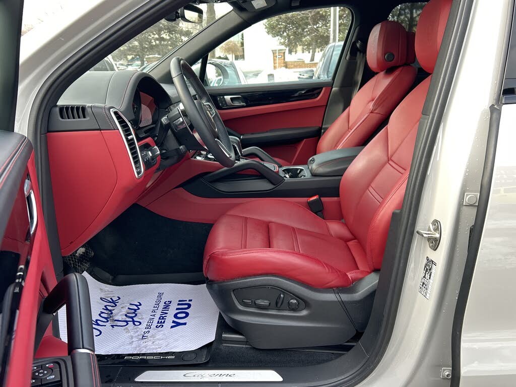 2023 Porsche Cayenne Platinum Edition AWD
