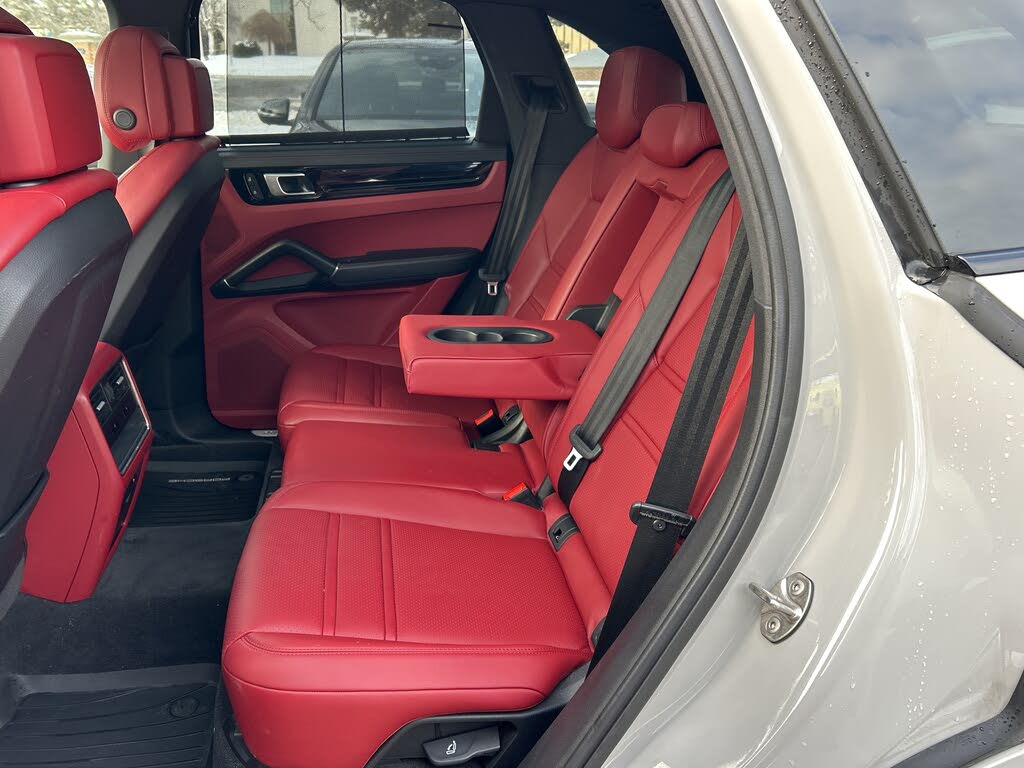 2023 Porsche Cayenne Platinum Edition AWD