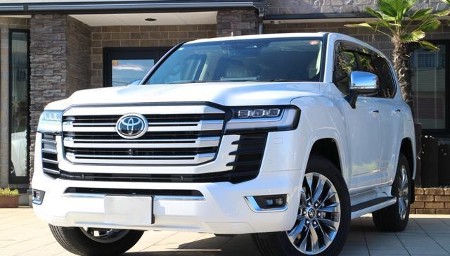 #13311 - 2025 Toyota Land Cruiser 300 ZX