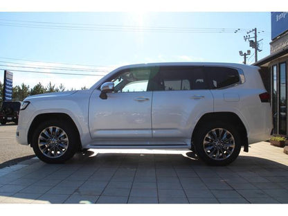 #13311 - 2025 Toyota Land Cruiser 300 ZX