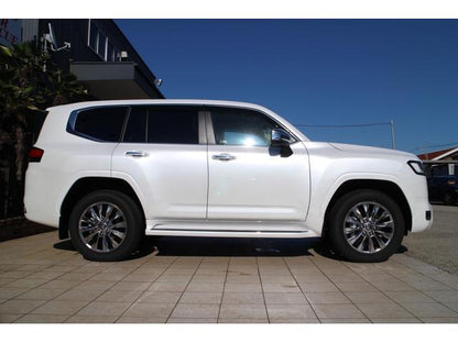 #13311 - 2025 Toyota Land Cruiser 300 ZX