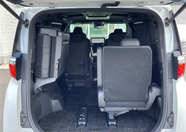 #13495 - 2024 Toyota Alphard